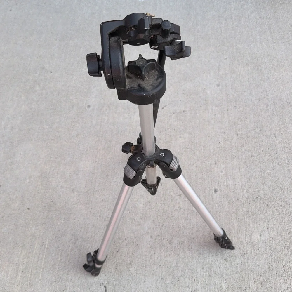 Manfrotto Tripod with 3130 Manfrotto Fluid Head – Used